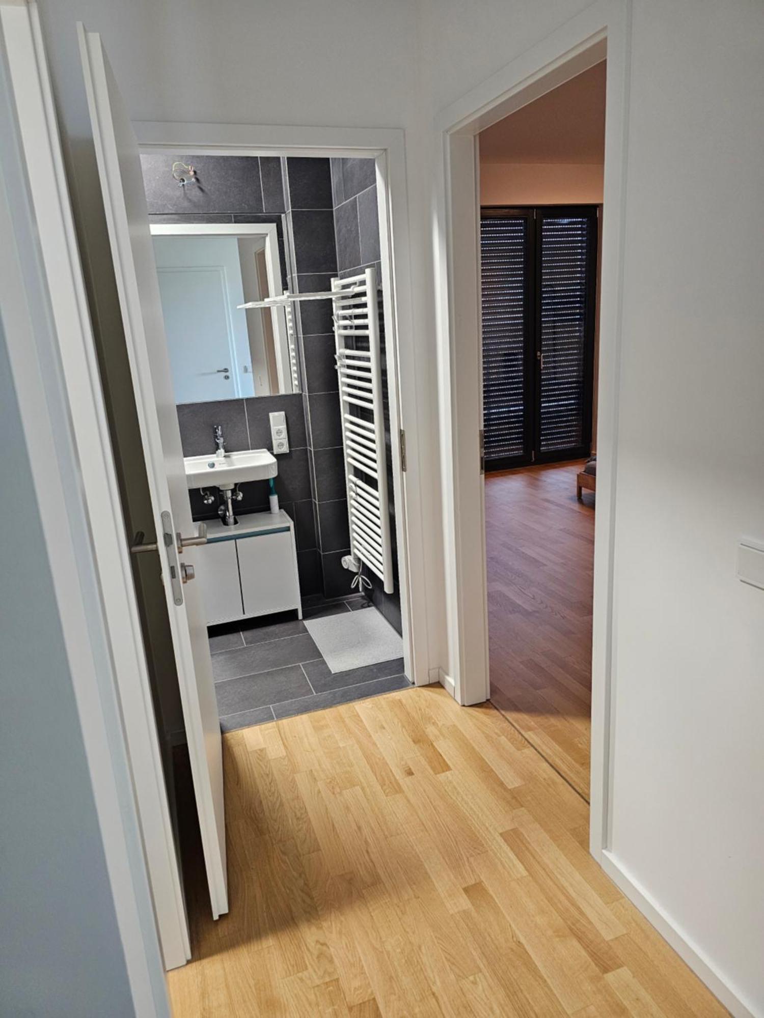 3 2 Bathrooms 2 Toilets New Center Of Underground Parking Space Contactless Self Check-in Apartment