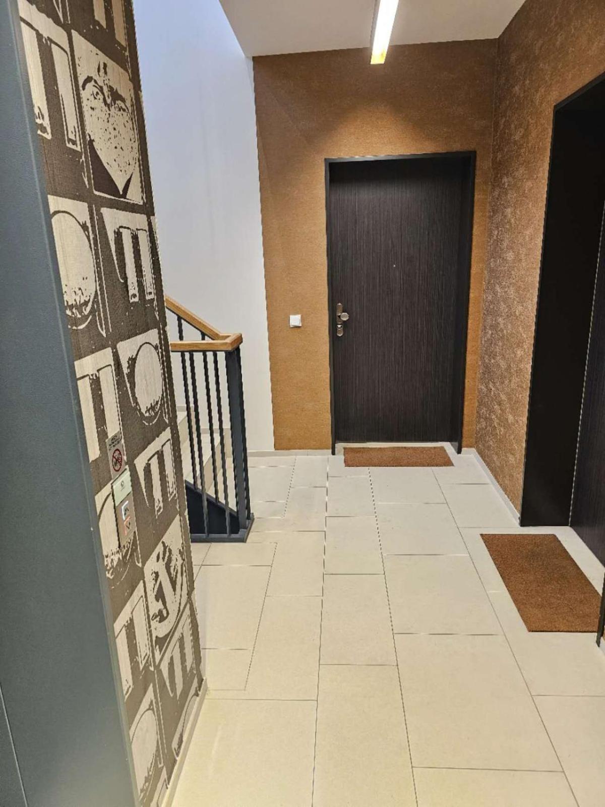 3 2 Bathrooms 2 Toilets New Center Of Underground Parking Space Contactless Self Check-in Appartement Düsseldorf
